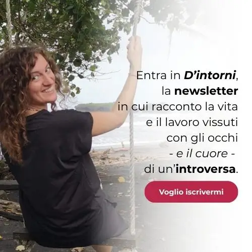 Ragazza su un altalena